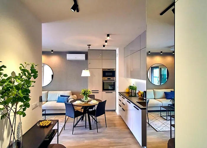 P&O Apartments Mennica Residence IV